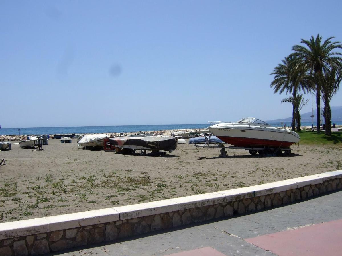 Apartment On The Beach Málaga Eksteriør billede